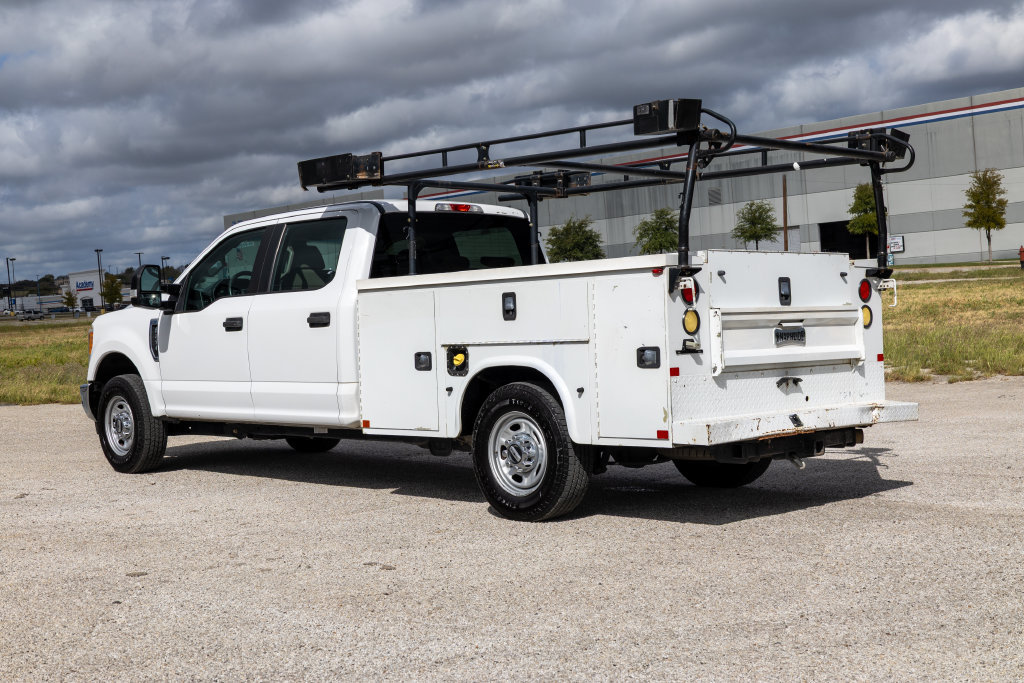 Used 2017 Ford F250 XL w/ Power Equipment Group RWD image 5