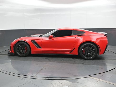 Used 2016 Chevrolet Corvette Z06 w/ 3LZ Preferred Equipment Group RWD image 8