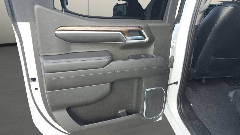 Used 2022 Chevrolet Silverado 1500 LT RWD image 15