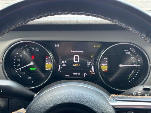 Used 2023 Jeep Wrangler Unlimited Sahara AWD/4WD image 19