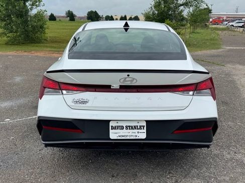 Used 2026 Hyundai Elantra Sport FWD image 5