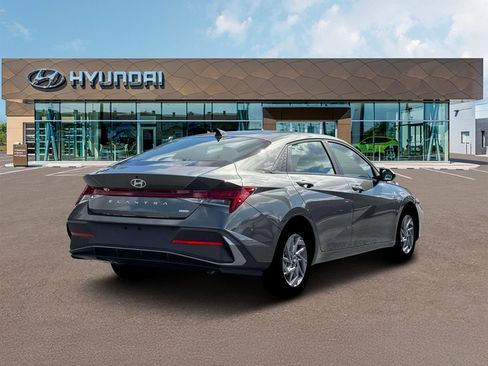 New 2026 Hyundai Elantra Blue image 7