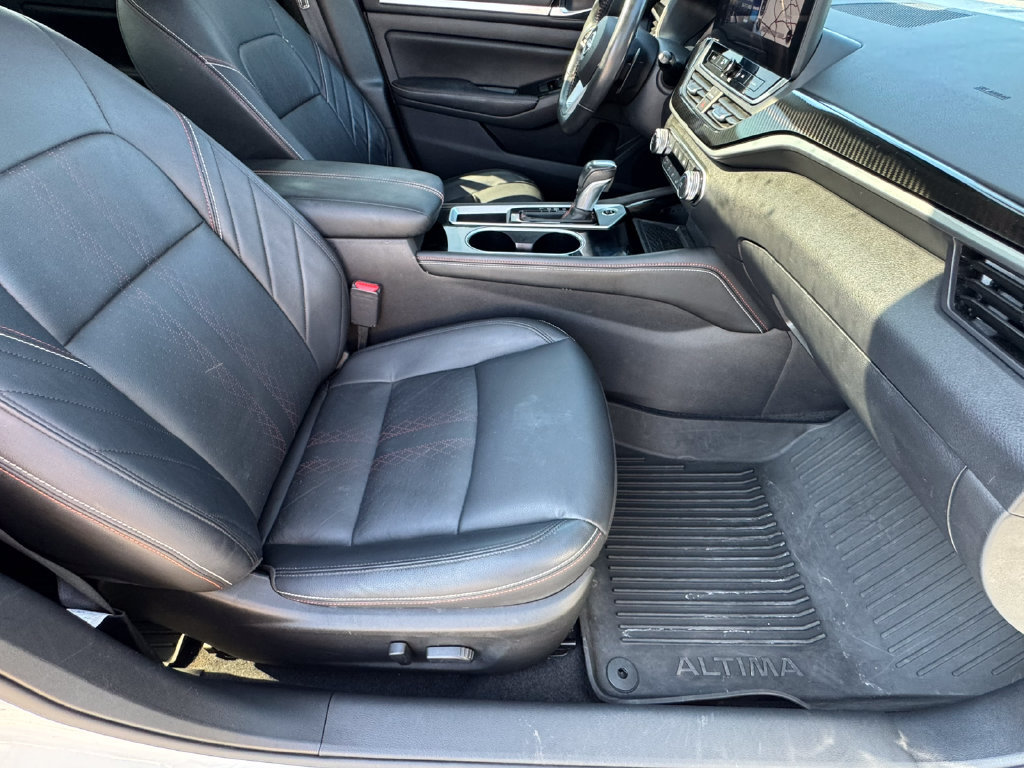 Used 2024 Nissan Altima 2.5 SR w/ SR Premium Package FWD image 16