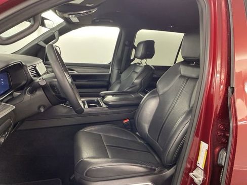 Used 2024 Jeep Wagoneer L Series II image 28