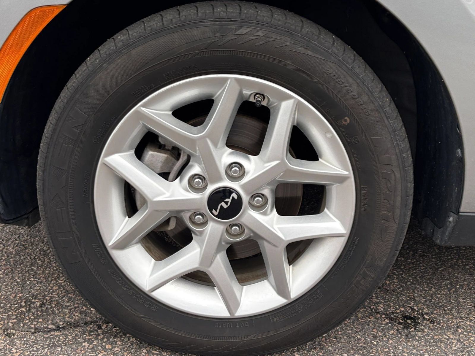Used 2025 Kia Soul LX w/ LX Technology Package FWD image 27