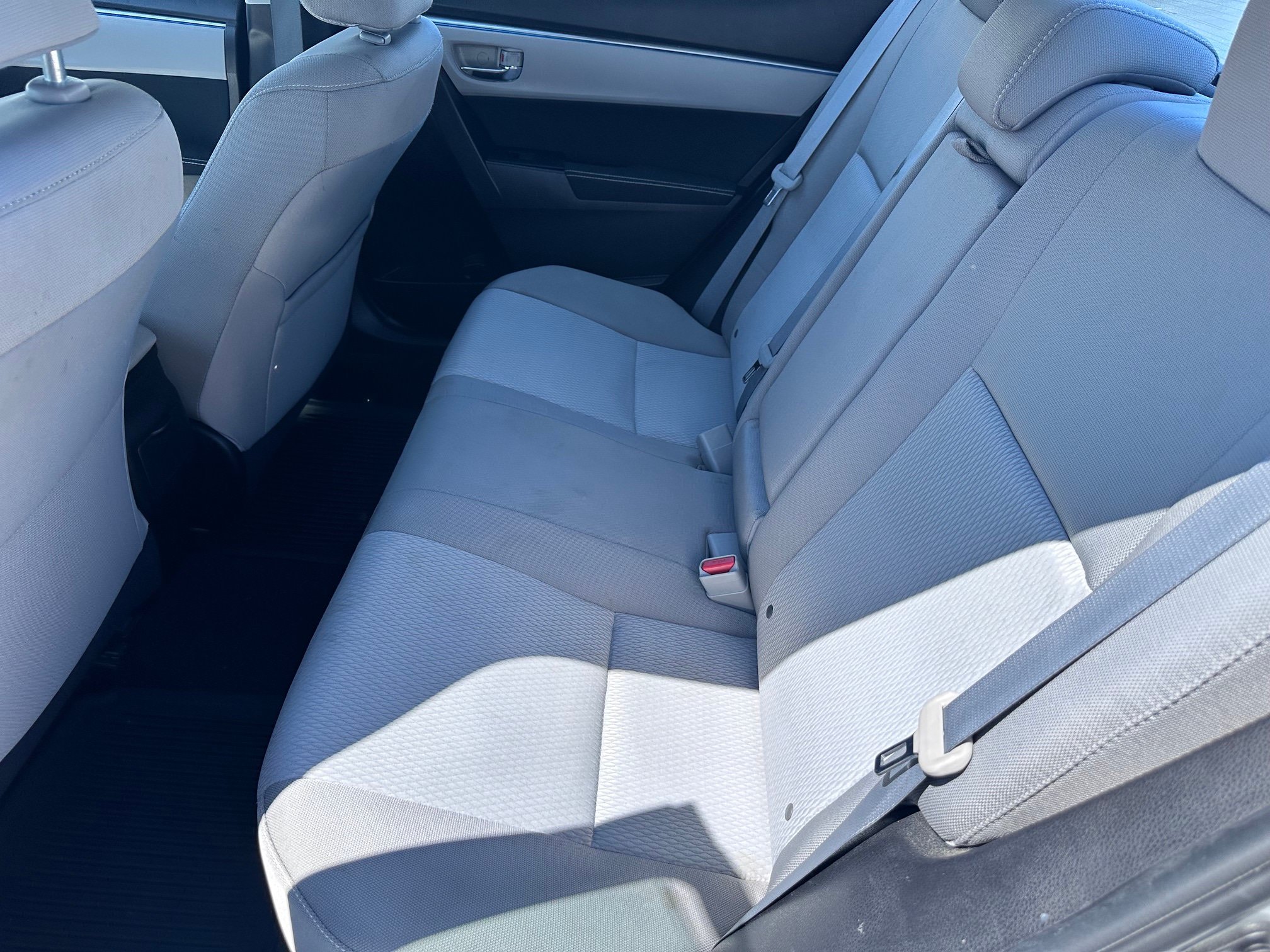 Used 2016 Toyota Corolla LE FWD image 6