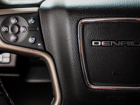 Used 2020 GMC Yukon XL Denali image 30