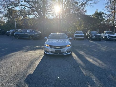 Used 2014 Chevrolet Impala LT w/ Convenience Package image 2