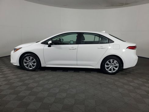 Used 2022 Toyota Corolla LE image 7