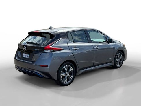 Used 2018 Nissan Leaf SL w/ SL Technology Package FWD image 5