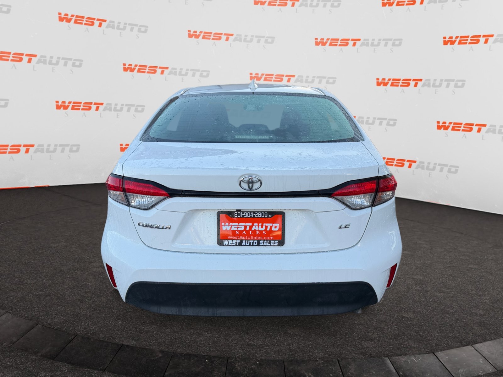 Used 2023 Toyota Corolla LE FWD image 4