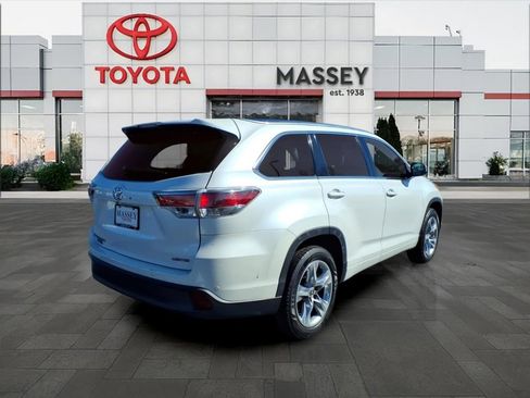 Used 2016 Toyota Highlander Limited image 3