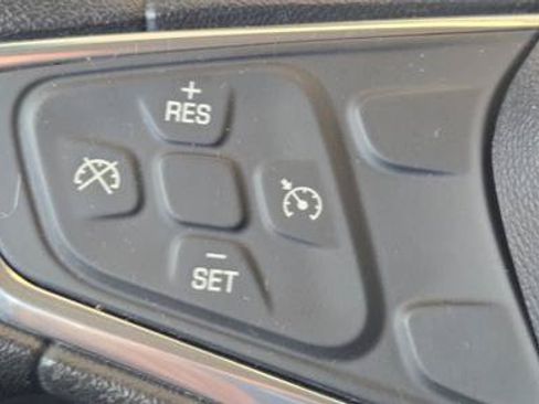 Used 2017 Chevrolet Malibu LT FWD image 24
