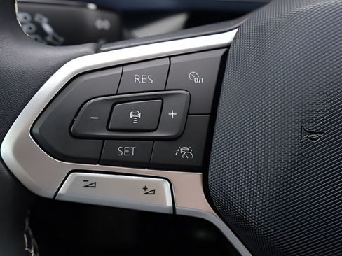 Certified 2023 Volkswagen Taos SE w/ Panoramic Sunroof Package FWD image 22