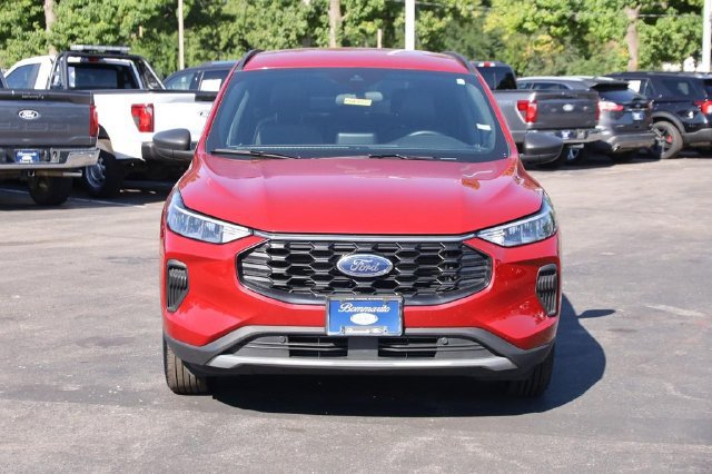 Certified 2025 Ford Escape ST-Line AWD/4WD image 4