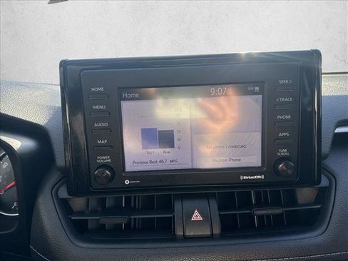 Used 2021 Toyota RAV4 LE image 13