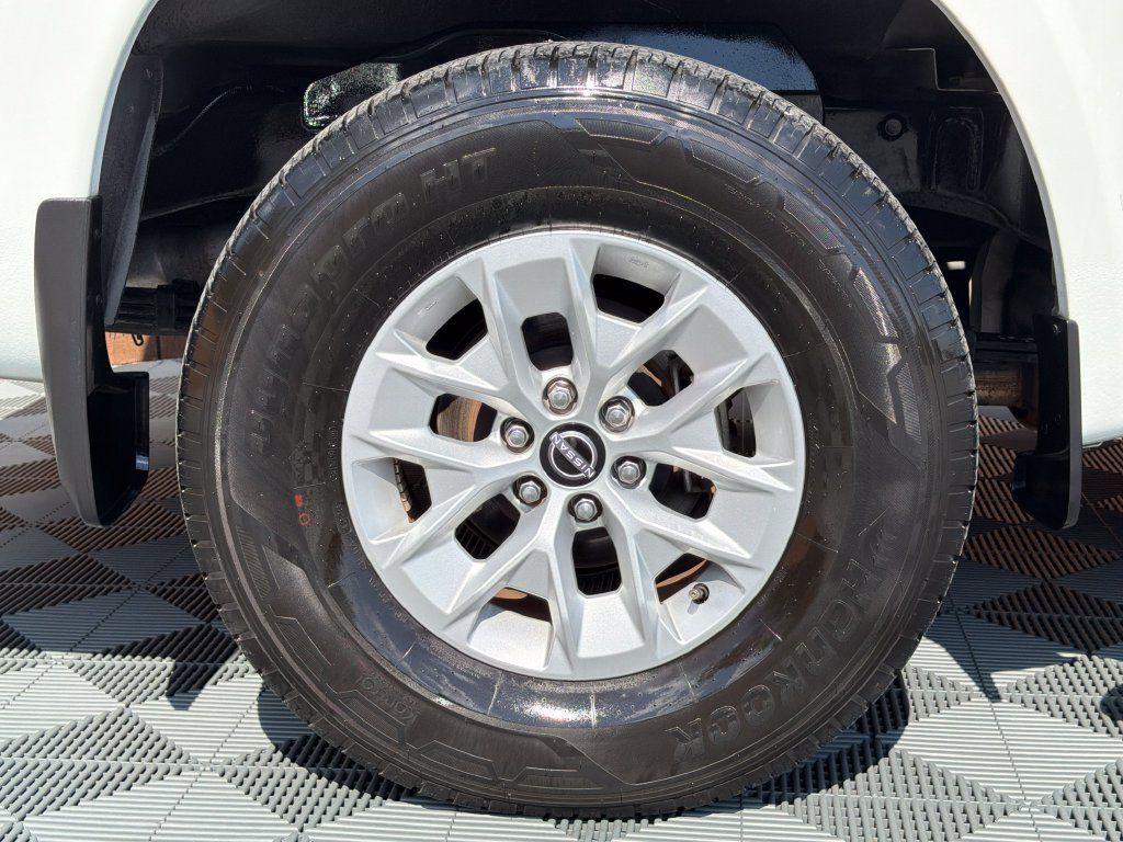 Used 2024 Nissan Frontier SV RWD image 20
