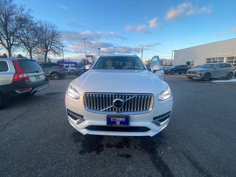 Used 2023 Volvo XC90 B6 Ultimate image 2