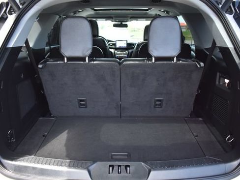 Used 2023 Ford Explorer Limited w/ Class IV Trailer Tow Package AWD/4WD image 46