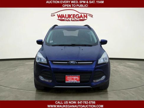 Used 2015 Ford Escape SE w/ Equipment Group 201A image 2