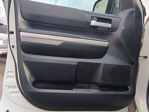 Used 2016 Toyota Tundra SR5 image 14