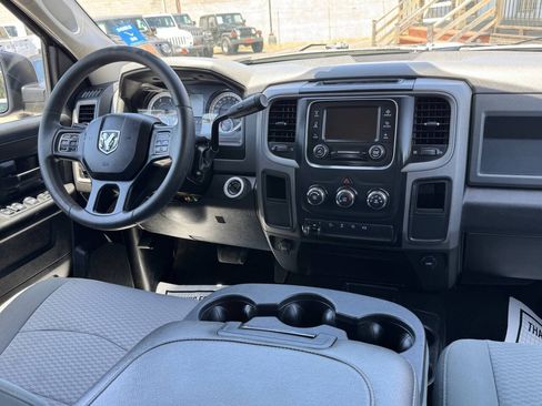 Used 2018 RAM 2500 Tradesman w/ Chrome Appearance Group AWD/4WD image 17