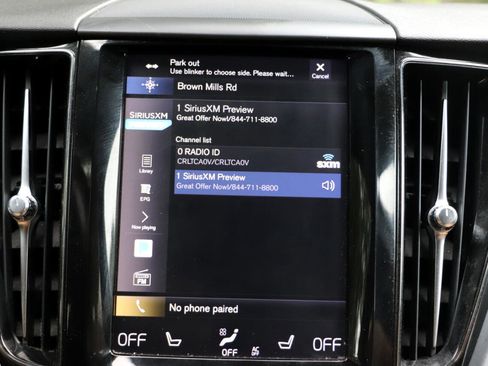 Used 2018 Volvo XC60 T5 Momentum w/ Vision Package image 26