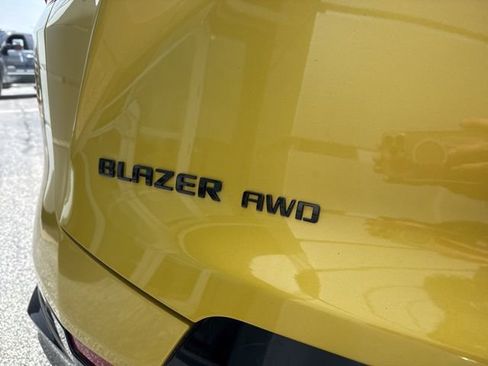 Certified 2022 Chevrolet Blazer RS w/ Enhanced Convenience Package AWD/4WD image 11