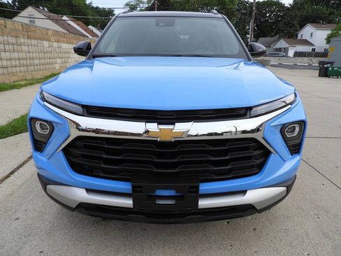 Used 2024 Chevrolet TrailBlazer RS w/ Convenience Package AWD/4WD image 3