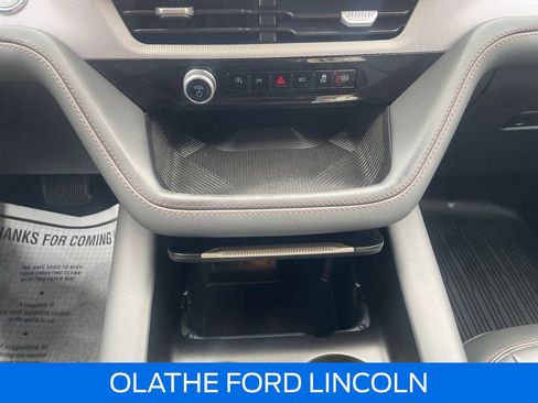 Certified 2025 Ford Explorer Active w/ Active Comfort Package AWD/4WD image 12