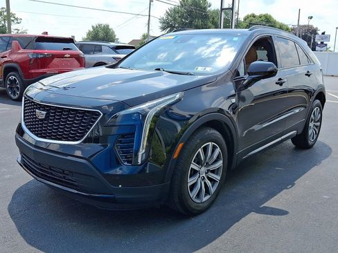 Used 2020 Cadillac XT4 Sport image 3