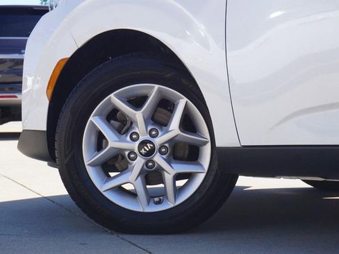 Used 2021 Kia Soul S FWD image 14