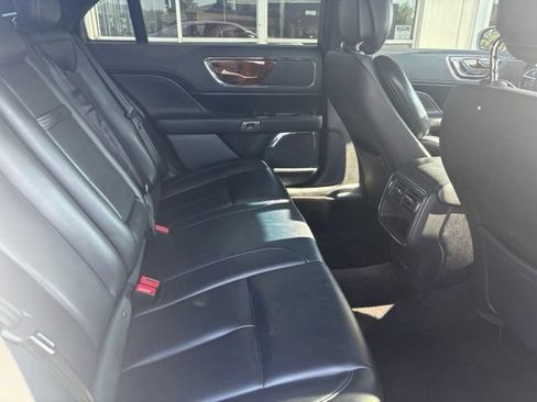 Used 2017 Lincoln Continental Premiere AWD/4WD image 10