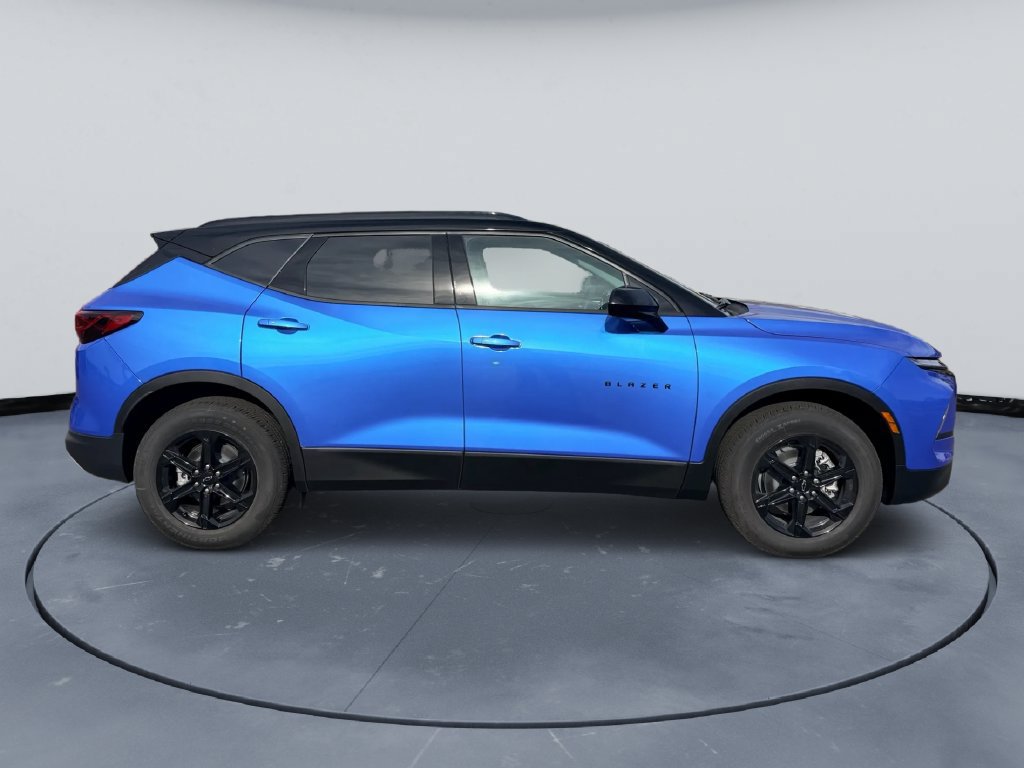 New 2026 Chevrolet Blazer LT w/ Convenience Package AWD/4WD image 2