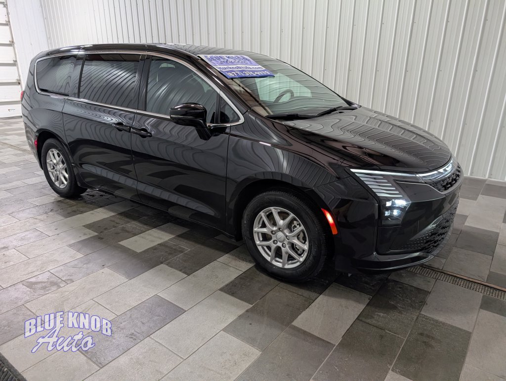 Used 2027 Chrysler Pacifica Select w/ Family Tech Group FWD image 5