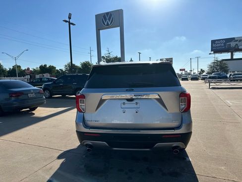 Used 2020 Ford Explorer Limited RWD image 6