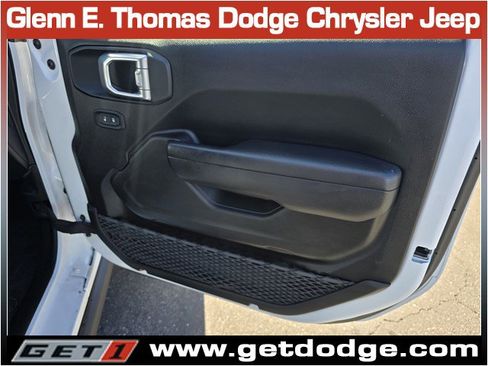 Certified 2022 Jeep Gladiator Willys image 35