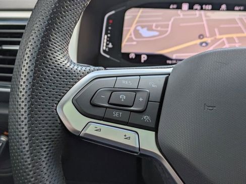 Used 2022 Volkswagen Atlas Cross Sport SEL R-Line image 29