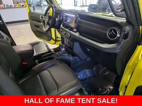 Used 2024 Jeep Wrangler Unlimited Sahara w/ Technology Group AWD/4WD image 19