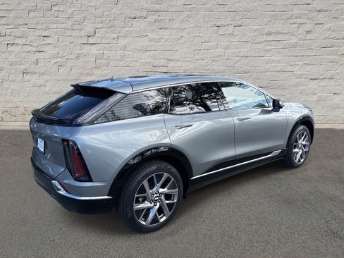 New 2026 Cadillac Optiq Luxury 2 image 5