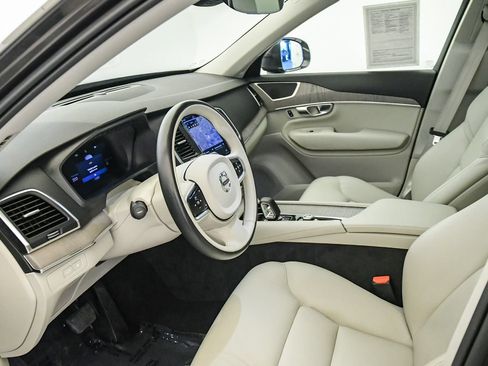 Certified 2024 Volvo XC90 T8 Core AWD/4WD image 18