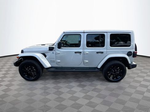 Used 2022 Jeep Wrangler Unlimited Sahara w/ Cold Weather Group AWD/4WD image 9