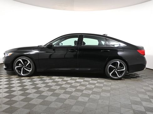 Used 2022 Honda Accord Sport image 2