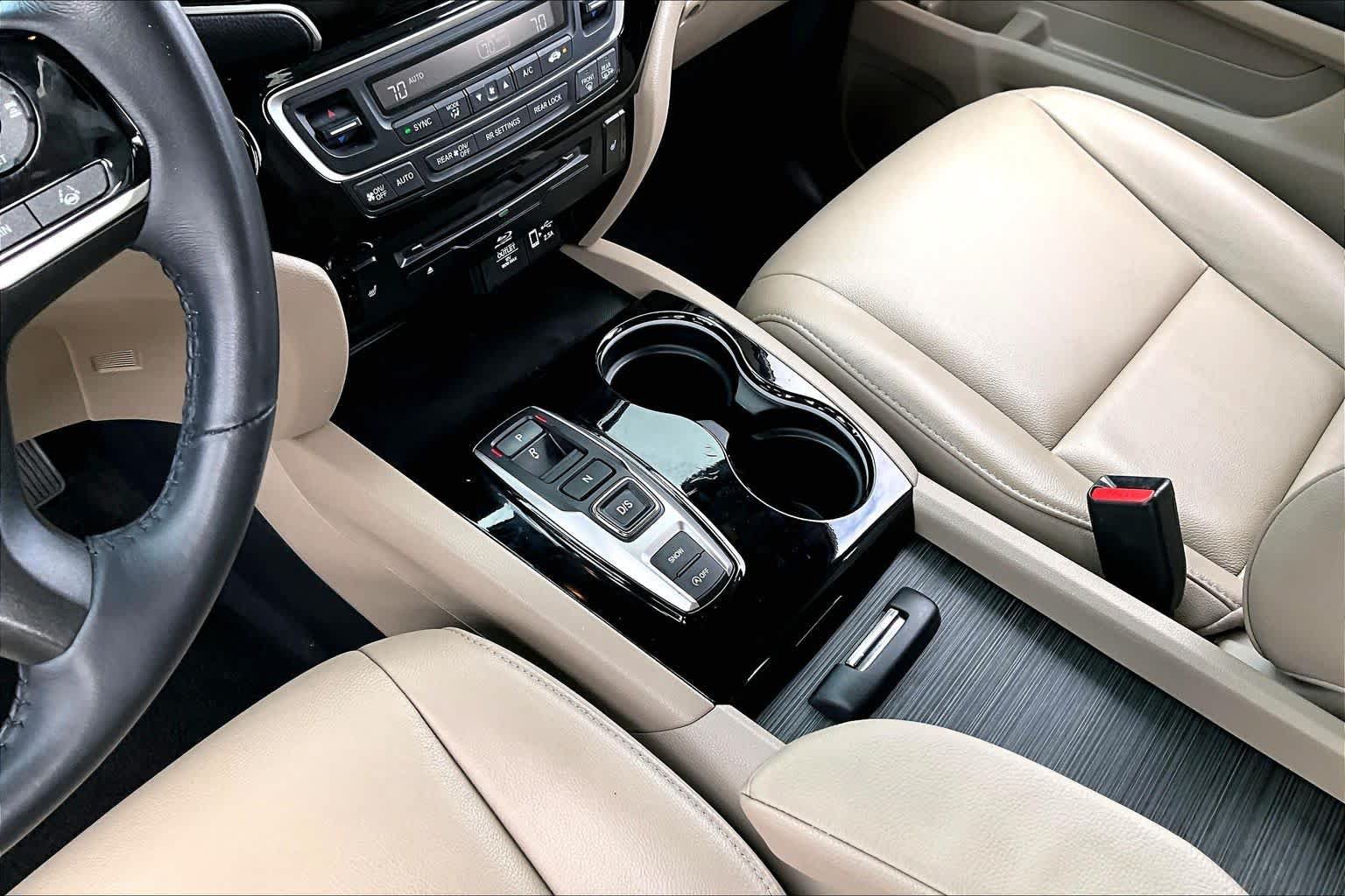 Used 2022 Honda Pilot Touring image 17