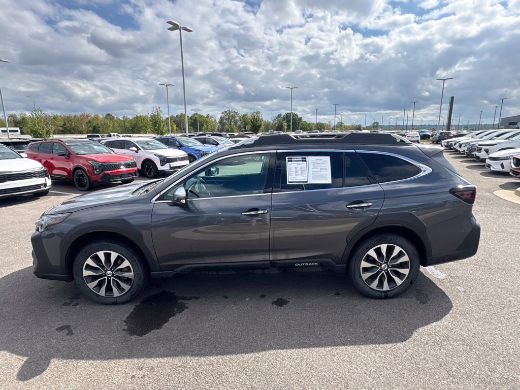 Used 2025 Subaru Outback Touring XT AWD/4WD image 4