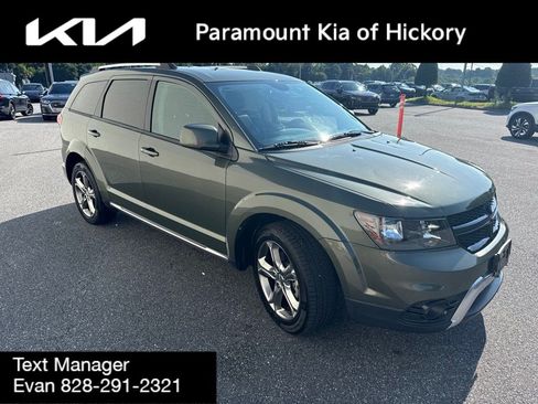 Used 2016 Dodge Journey Crossroad FWD image 3