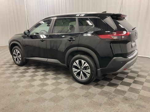 Used 2023 Nissan Rogue SV w/ SV Premium B Package image 4