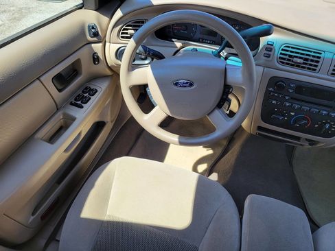 Used 2006 Ford Taurus SE image 26