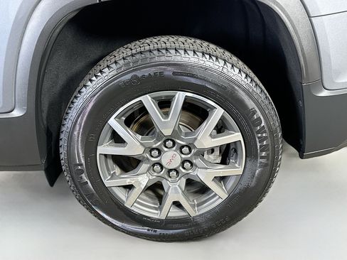 Used 2021 GMC Acadia SLE FWD image 29