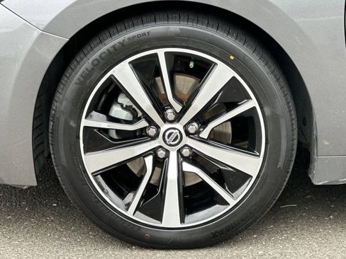 Used 2021 Nissan Maxima 3.5 SV w/ Floor Mat Group FWD image 23